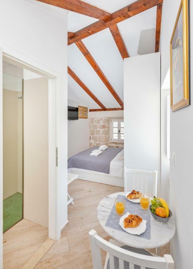 Apartment Walls *